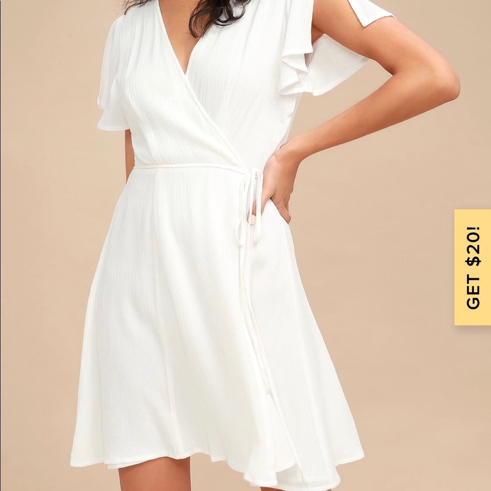 White mini wrap dress - Lulu’s - size small